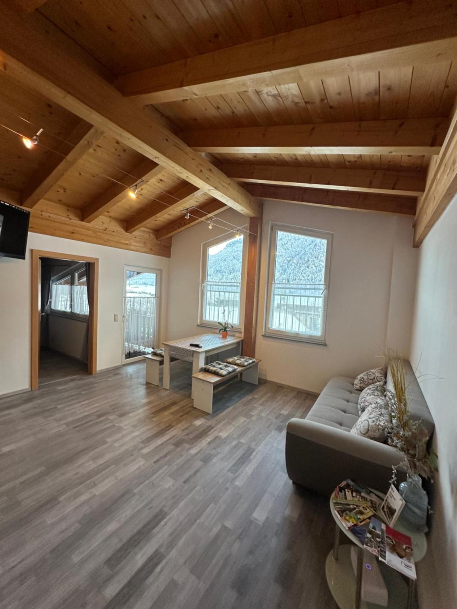 Leo Apart 1 Radfeld Exterior photo